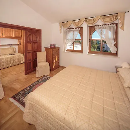 Guest house In Lux Pula