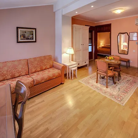 In Lux Guest house *